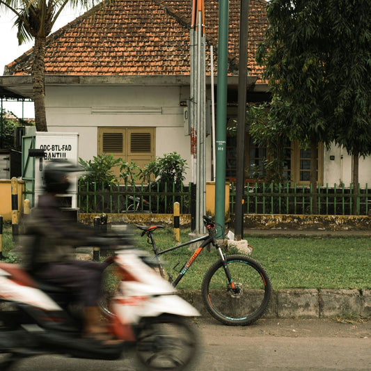 The Ultimate Outdoor Security Upgrade: Why Dzees Solar Camera is Your Smartest Choice This Season